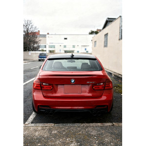 Bmw F30 Cam Üstü Fiber Spoiler