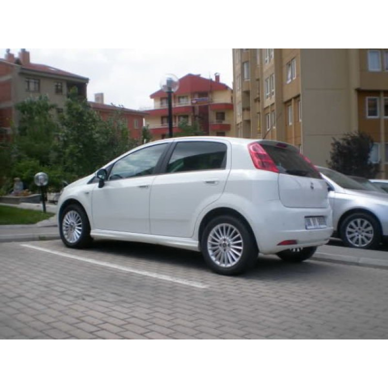 Fiat Punto Marşpiyel (Plastik)