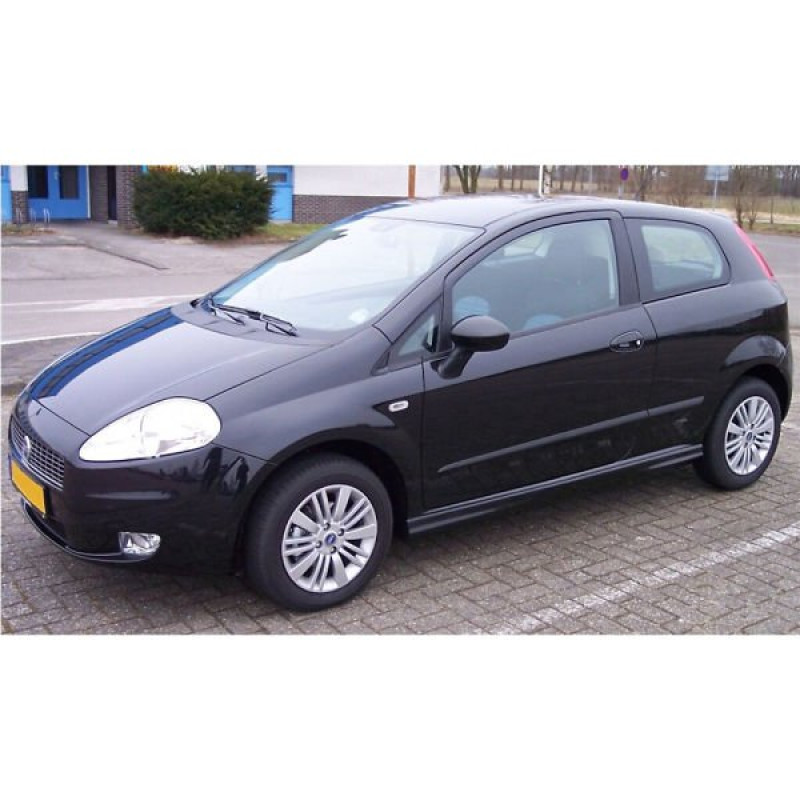 Fiat Punto Marşpiyel (Plastik)