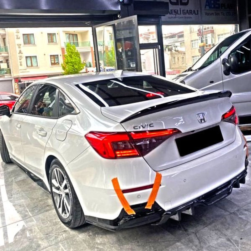 Honda Civic FE 2022 Difüzör (Plastik)