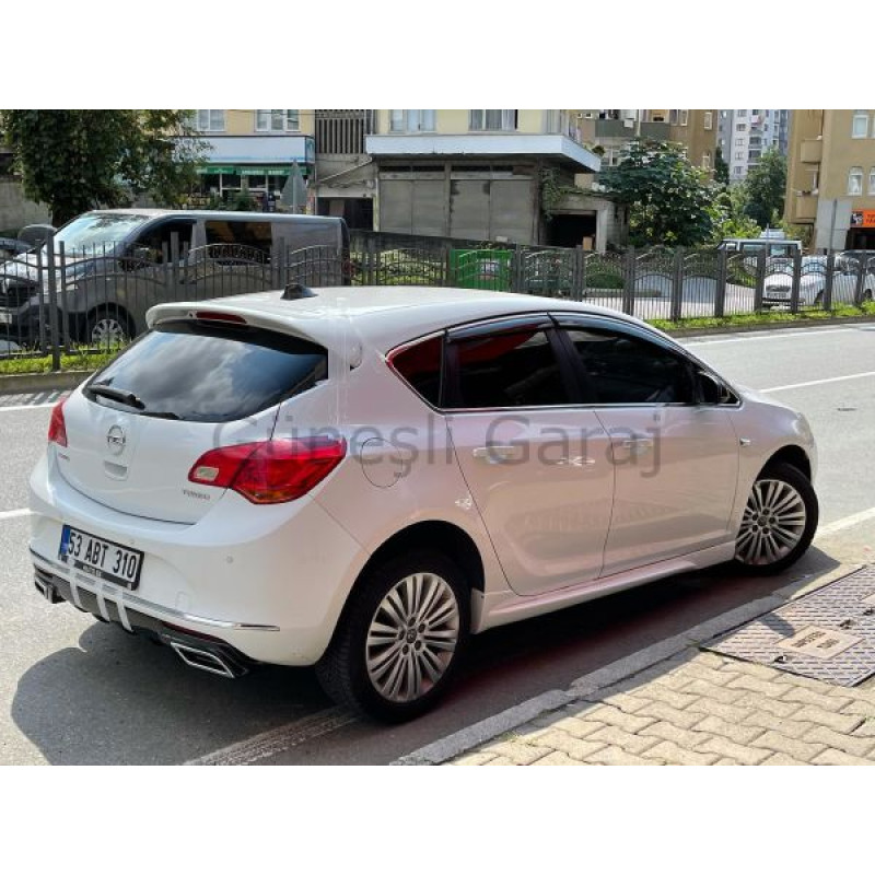 Opel Astra J Egzoz Görünümlü Difüzör (Plastik)