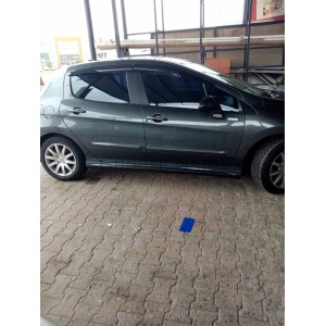 Peugeot 308 2016-2018 Yan Marşpiyel (Plastik)