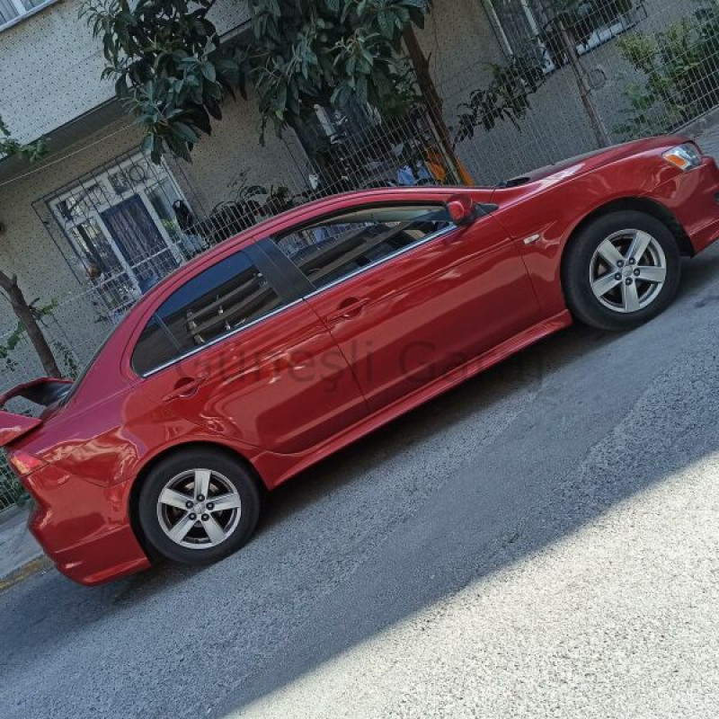 Mitsubishi Lancer Yan Marşpiyel (Plastik)