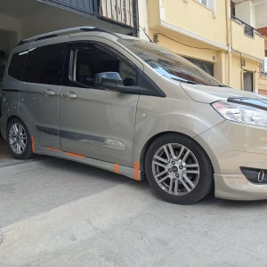 Ford Tourneo Courier Yan Marşpiyel (Plastik)