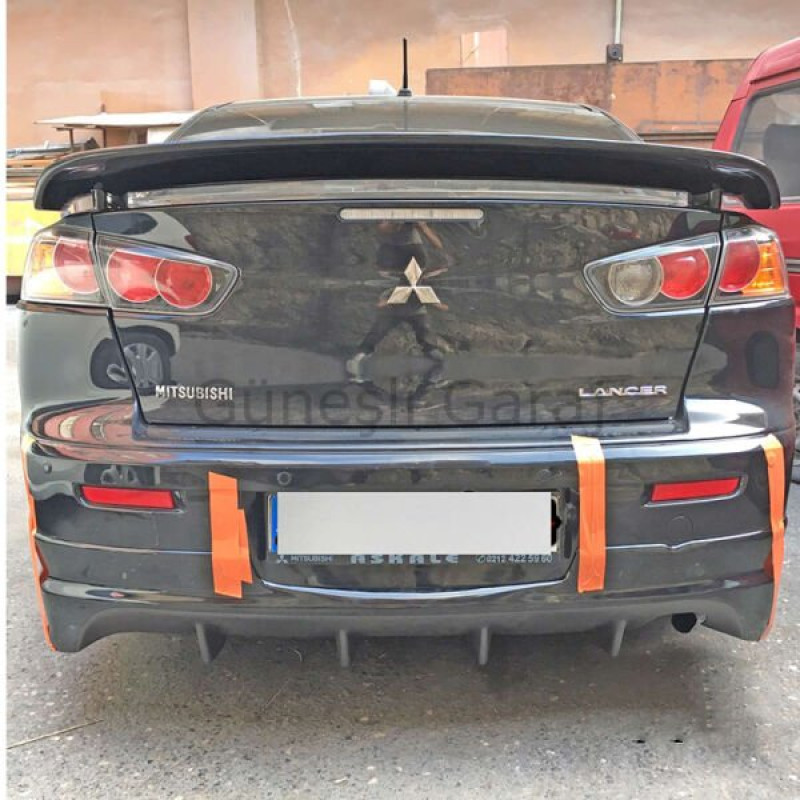 Mitsubishi Lancer Evo Arka Ek (Plastik)