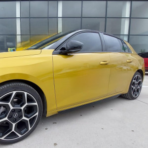 2022 – 2024 Opel Astra L Uyumlu Marşpiyel Çıtası Piano Black