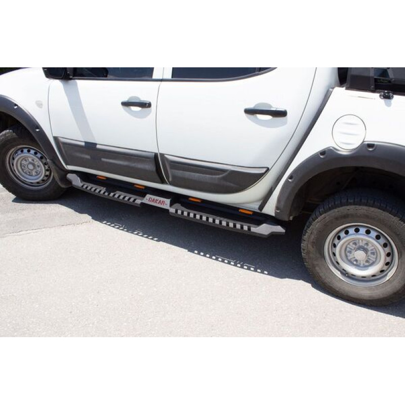 OMSA Mitsubishi L200 Dakar Yan Basamak Siyah V2 Ledli 2006-2015 Arası