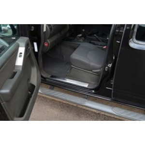 OMSA Nissan Navara Krom İç Kapı Eşiği 4 Parça 2006-2015 Arası