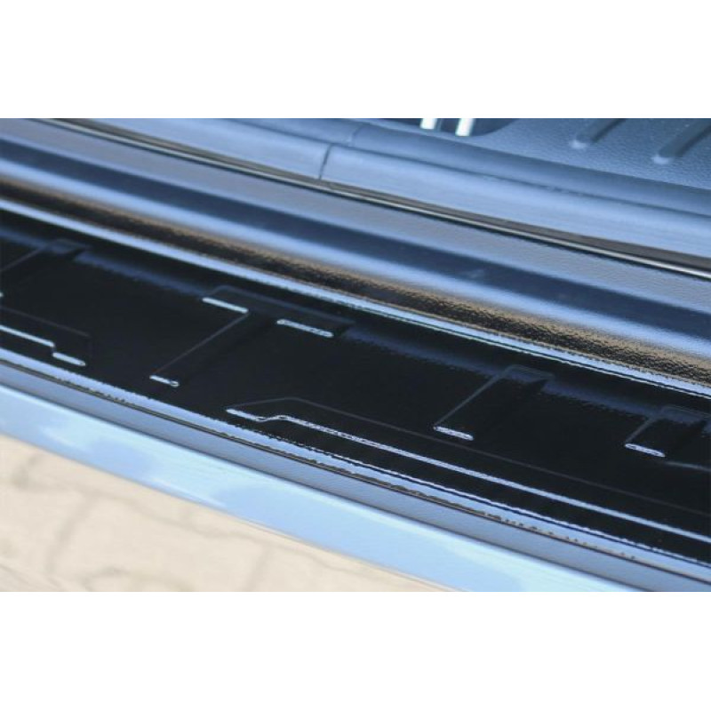 Hyundai Tucson Arka Tampon Eşiği Plastik Parlak Siyah 2018-2020 Arası