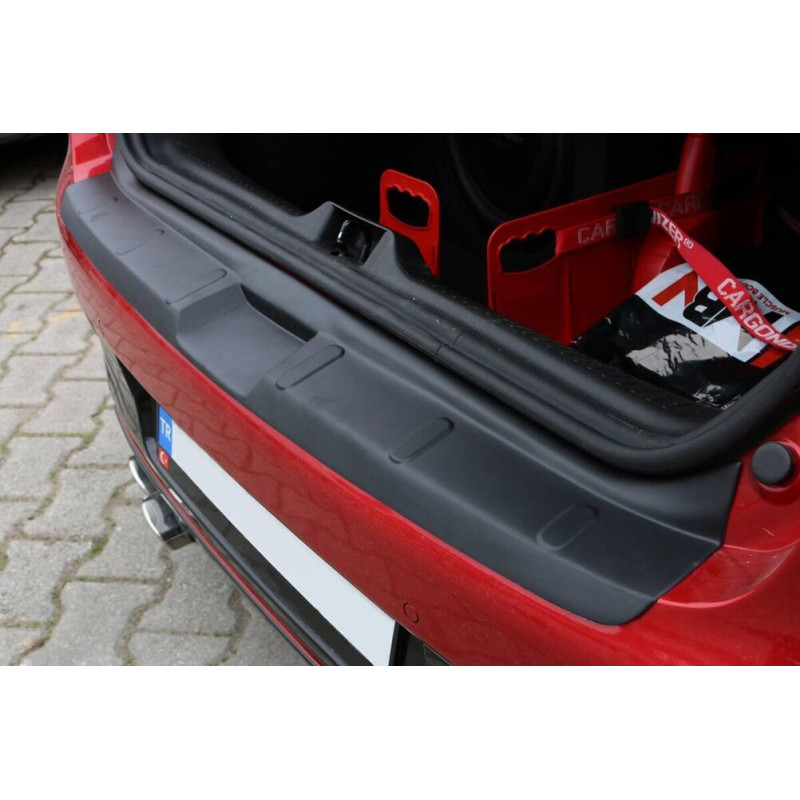 Renault Clio 4 HB Arka Tampon Eşiği Plastik 2016 ve Sonrası
