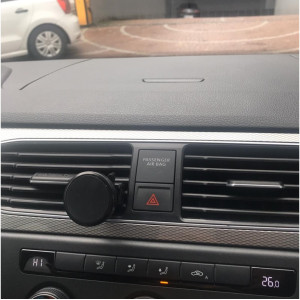 Siyah Çerçeveli Mıknatıslı Telefon Tutucu - Torpido Üstü