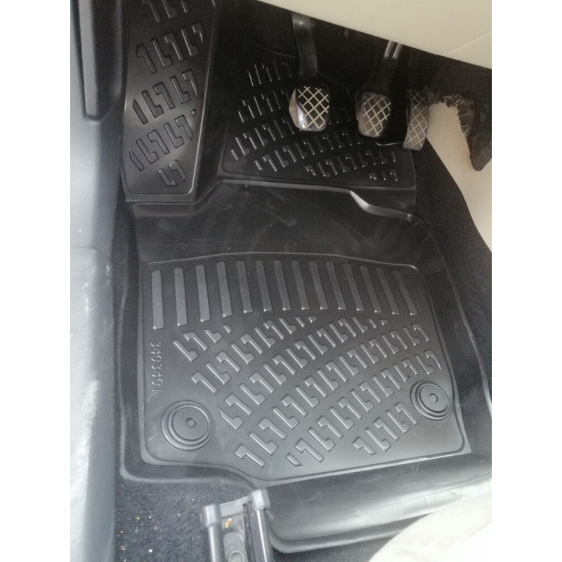 Rizline Skoda Rapid 2012 Sonrası Havuzlu Paspas