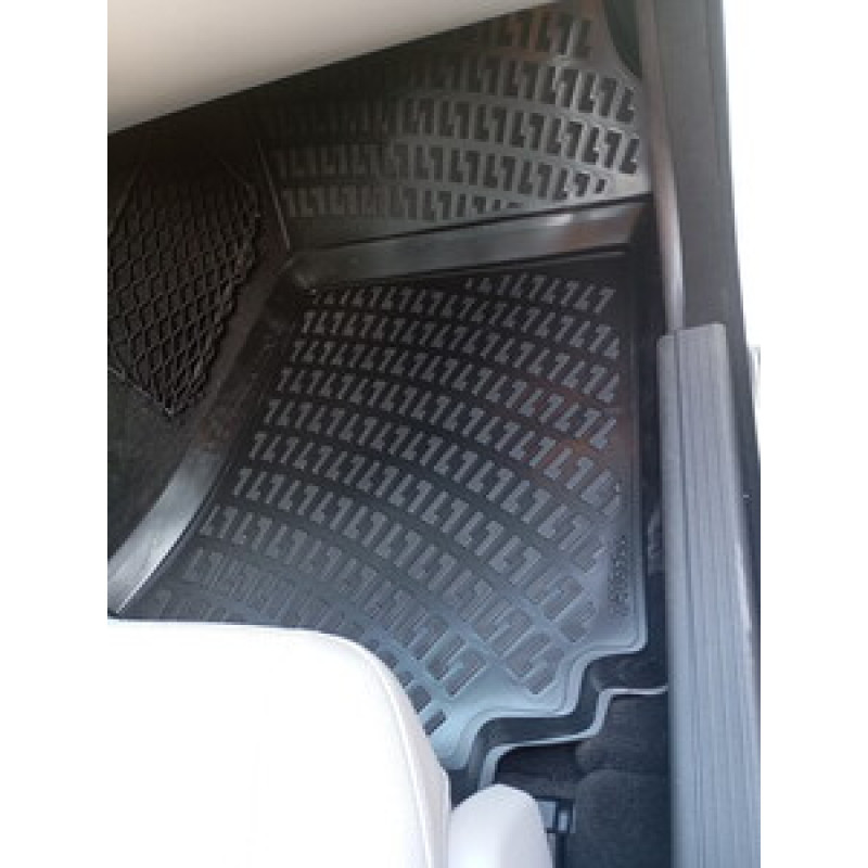 Mercedes-Benz C Serisi 2007-2014 W204 Havuzlu Paspas